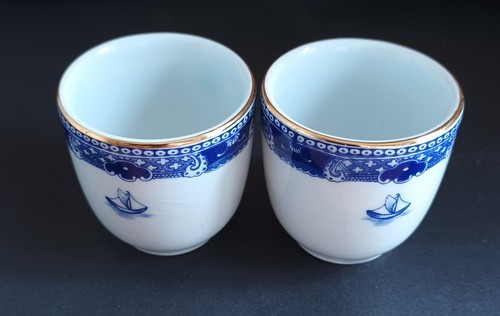 Egg cups willow pattern - egg,