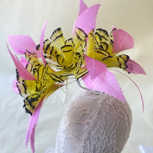 Goose feather twisted mount - feather,