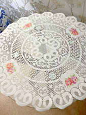 VINTAGE WHITE POLYESTER LACE SMALL ROUND TABLECLOTH/DOILY ~ 22"  diameter~ROSES