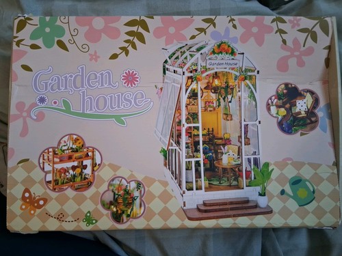 Garden house book - garden, nook