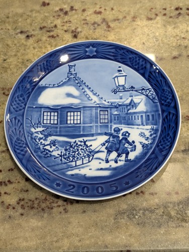 Royal copenhagen creating - copenhagen,