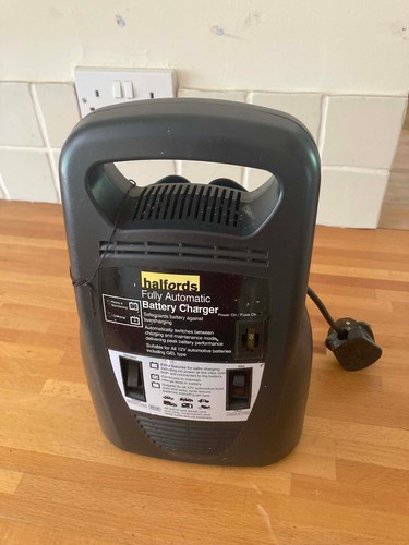 Halfords automatic battery 12v - halfords,