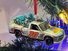 HOT WHEELS CHEVY SILVERADO