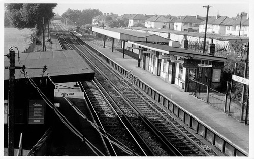 Syon lane train station - lane,