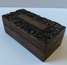 VINTAGE WOODEN BOX CARVED TOP