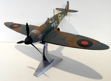 Corgi 1/32 AA33904 Spitfire Mk1 N31383/KL-B Kiwi Alan Deere RAF