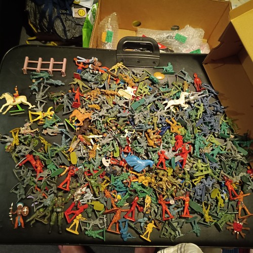 Plastic figures airfix - figures,