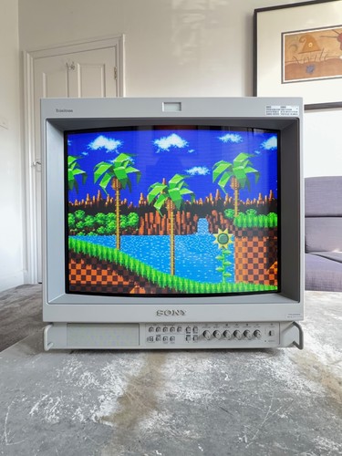 Immaculate sony trinitron - *immaculate*,