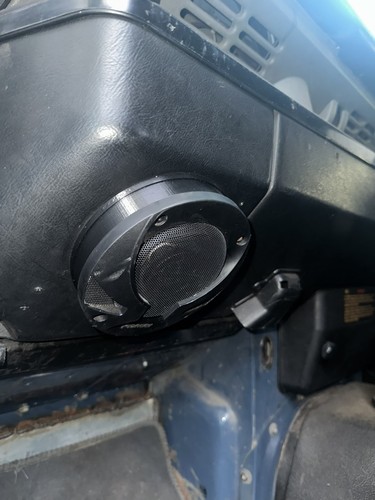 Land rover defender speaker - land,