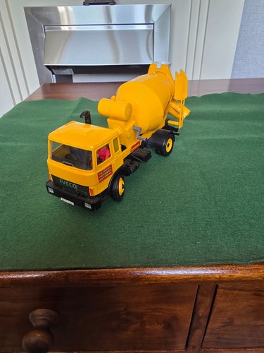Britains autoway cement mixer - britains,
