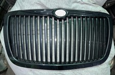 Chrysler 300c Vertical Line