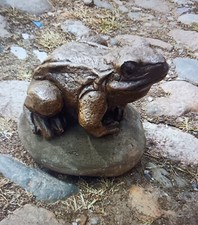 Stone Garden Frog  Statue