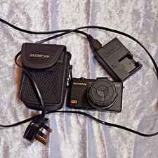 Olympus XZ-1 Compact Camera black with original battery, case & charger - good