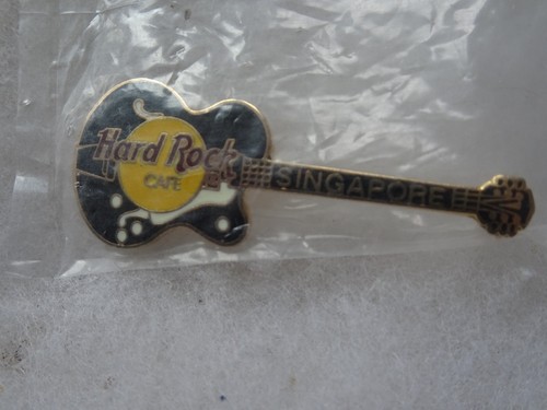 Hard rock cafe pin - rock,