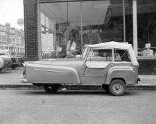 Bond 3 Wheeler Advertising