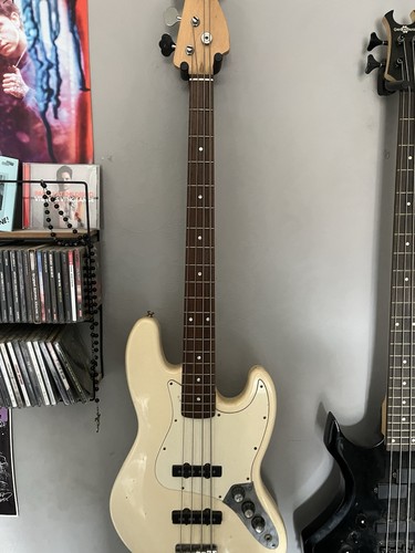 String electric bass guitar - 4-string,