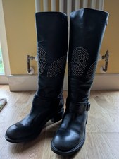 Ash Skull Studded Black Knee