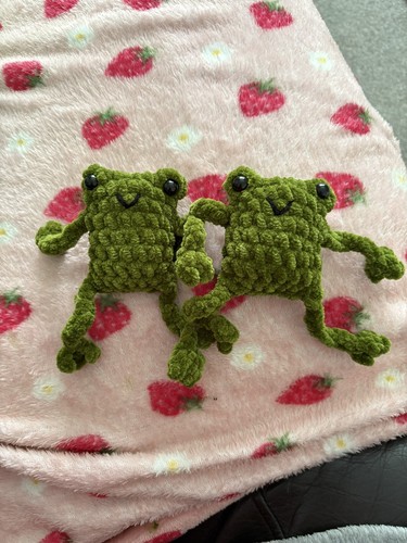 Cute crochet leggy - 2, frogs