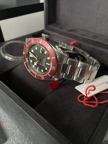 Tudor black bay - black, 41mm
