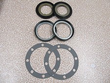 Rear Axle Hub Seal Kit with