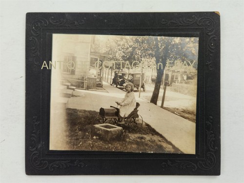 Antique photo girl - photo, pedal