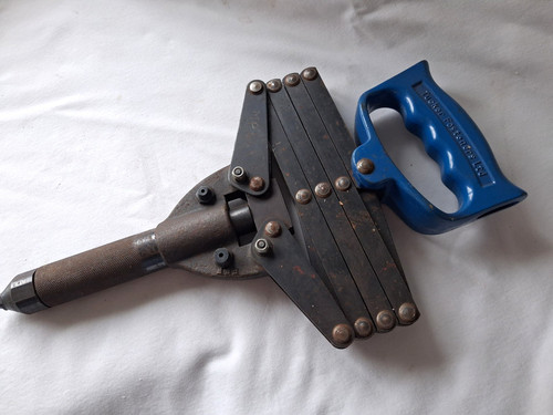 Tucker fasteners ltd lazy tong - tucker,