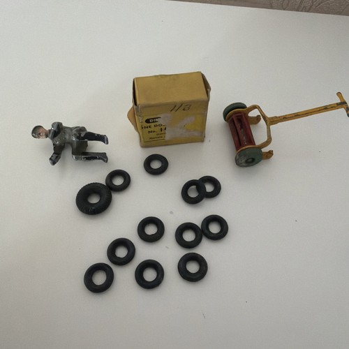 Assorted dinky toys bundle - dinky,