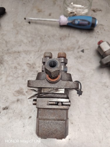 Injector pump and injectors