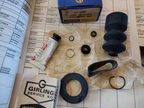 Clutch master cylinder - master,