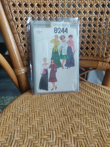 Vintage simplicity pattern - simplicity,