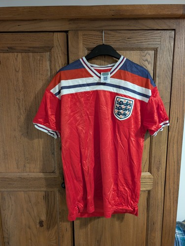England 1982 score draw - score, red