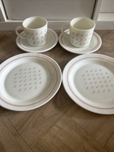 Pyrex tulips pattern teacups - pyrex,