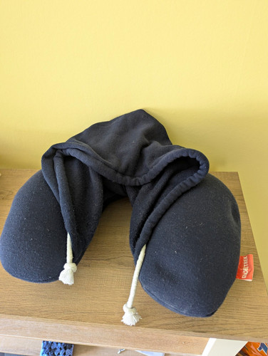 Globe trek hooded travel - globe, neck