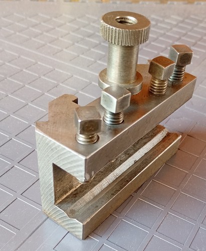 Dickson tool holder with vee - tool,