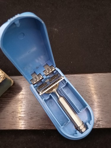 Ever ready safety razor case - ready,