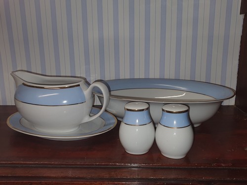 Royal doulton daily - mail, blue