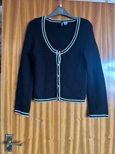Black with white - white, trim
