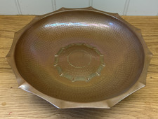 LRI BORROWDALE HAND BEATEN COPPER ARTS AND CRAFTS STYLE BOWL 11" DIAMETER