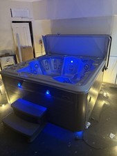 Hydropool 579 Self-Cleaning Hot Tub | 5-Seater Jacuzzi Spa | Excellent Condition