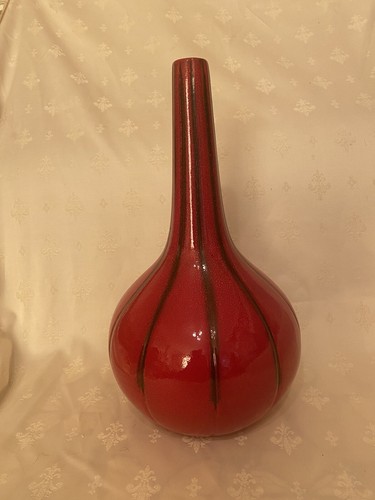 Modern pottery long necked - long,