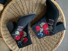 Atmosphere embroidered boot