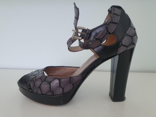 Women navy boot heels black