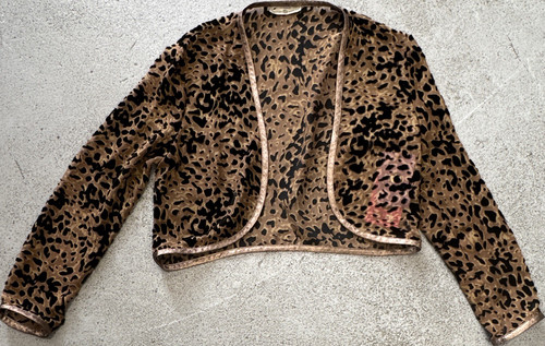 Women cropped leopard animal - cropped,