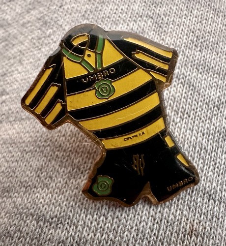 Vintage enamel pin - pin, badge