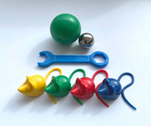 Mouse trap board game - mb,