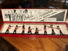 BRITAINS TOY SOLDIERS SET