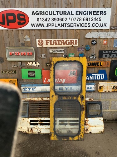 Right side cab door - x, track