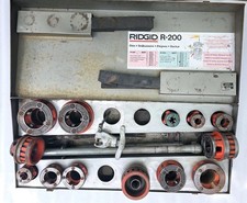 RIDGID R-200 PIPE THREADER HAND SET KIT FOR RIDGID MAKE 13 PCS