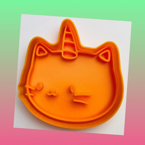 Cat face cookie cutters - cat,