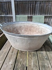 Aluminium planter